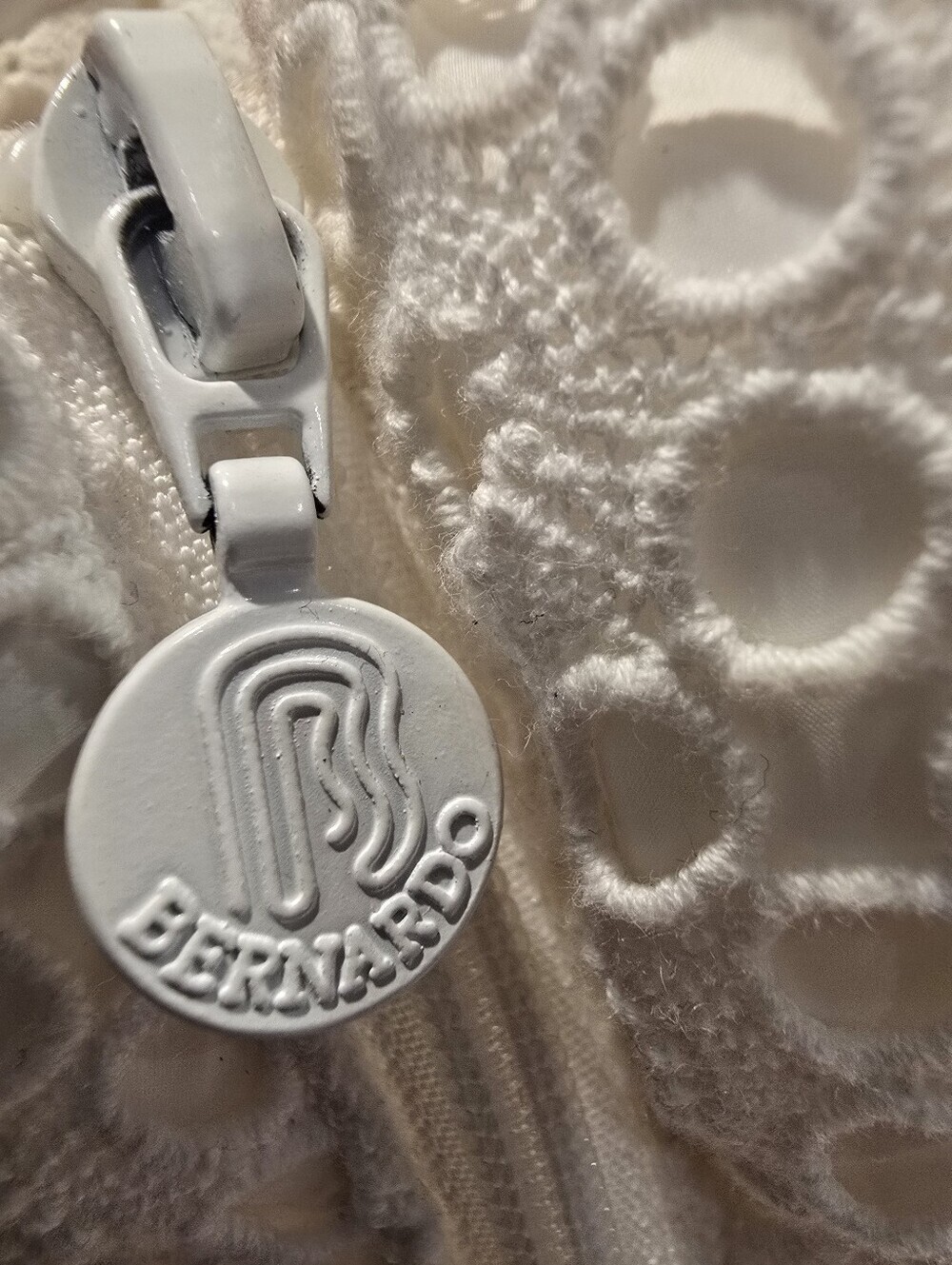 Bernardo Ivory/White Primaloft Packable Puffer Jacket with Eyelet Detail Size S - Picture 5 of 10
